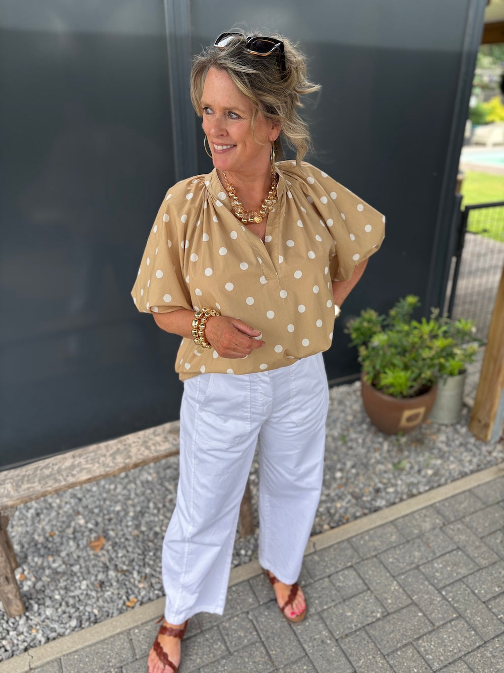 Blouse polka dot beige
