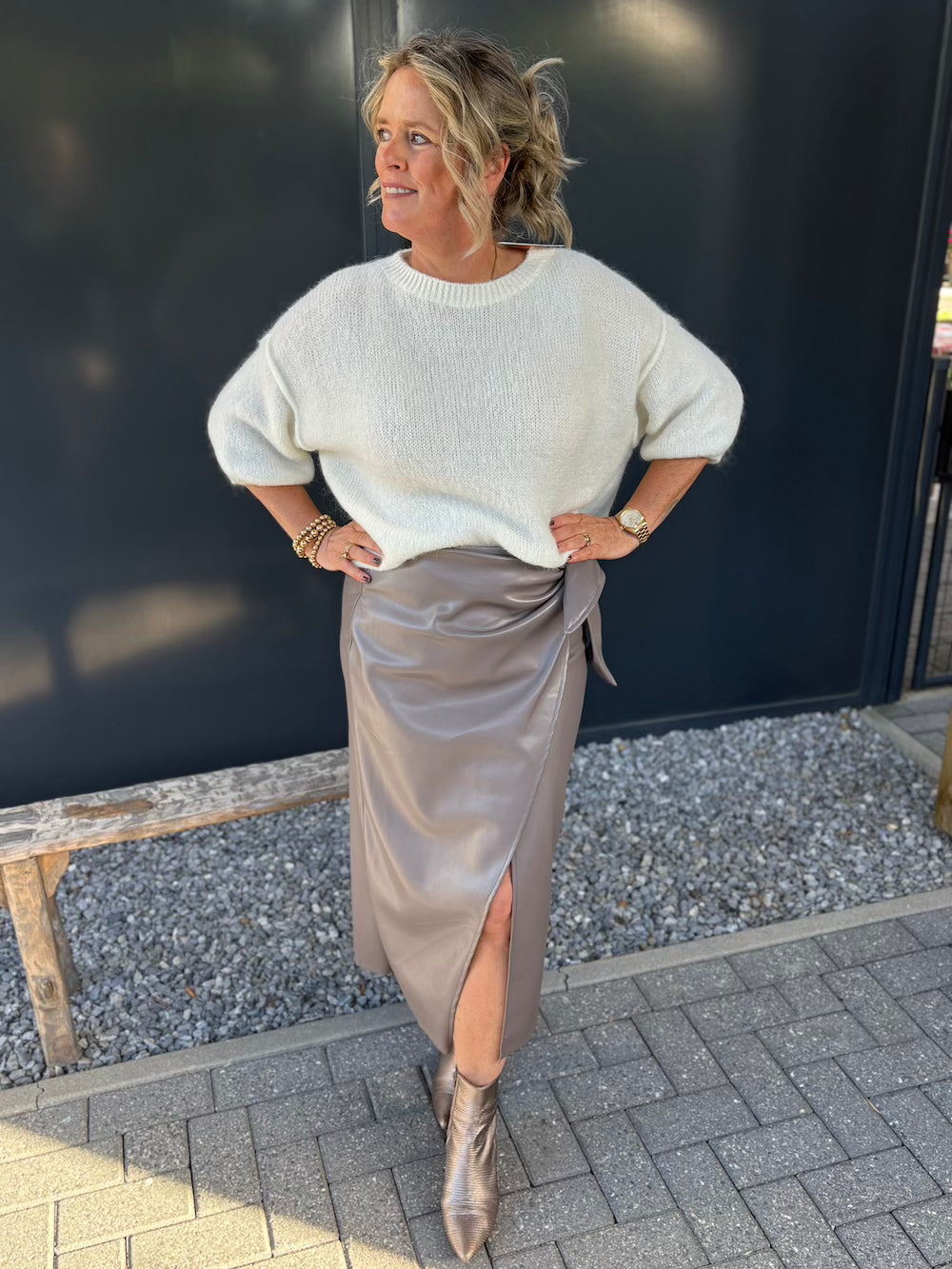 Rok vegan leather met strik taupe