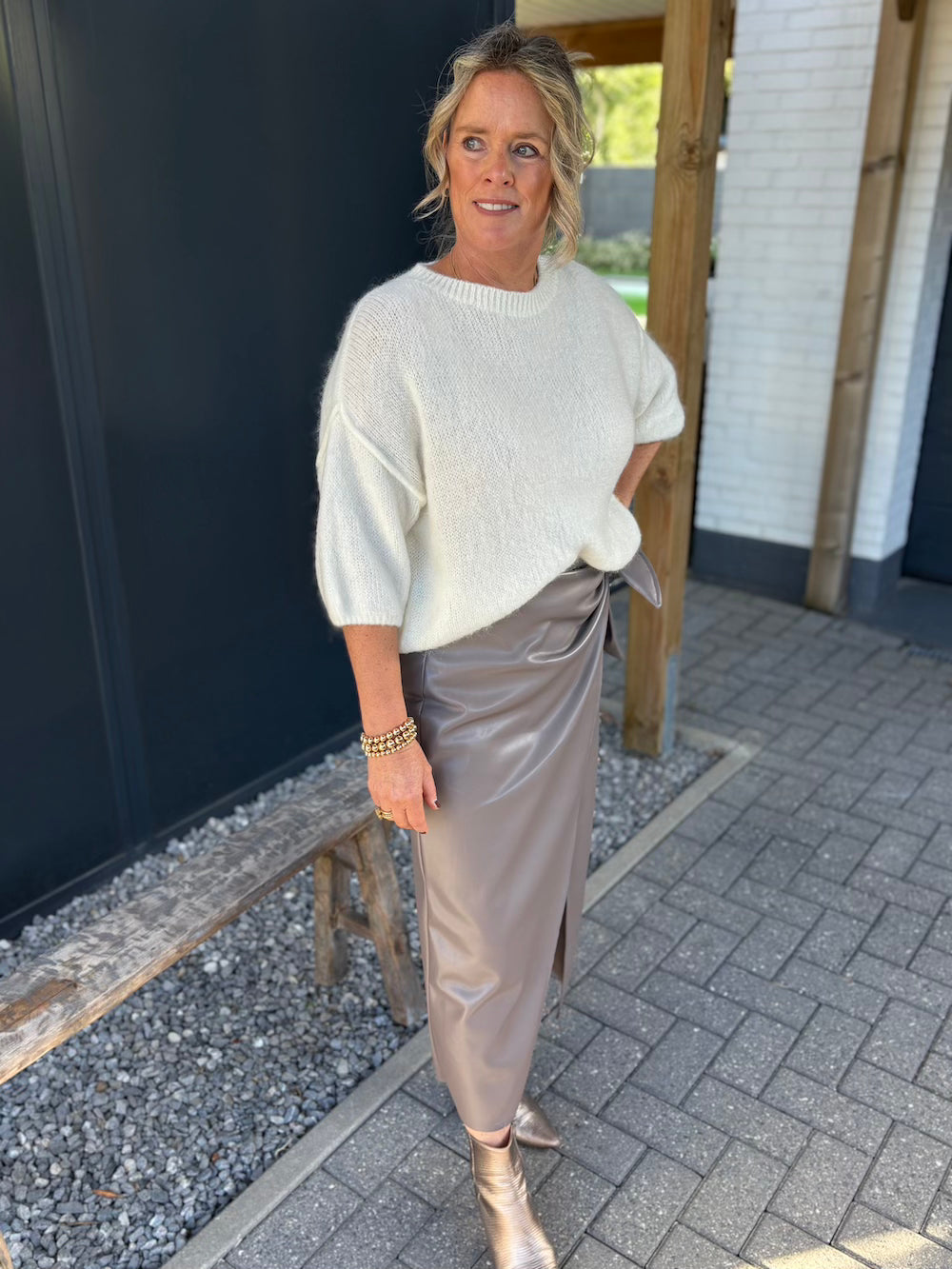 Rok vegan leather met strik taupe