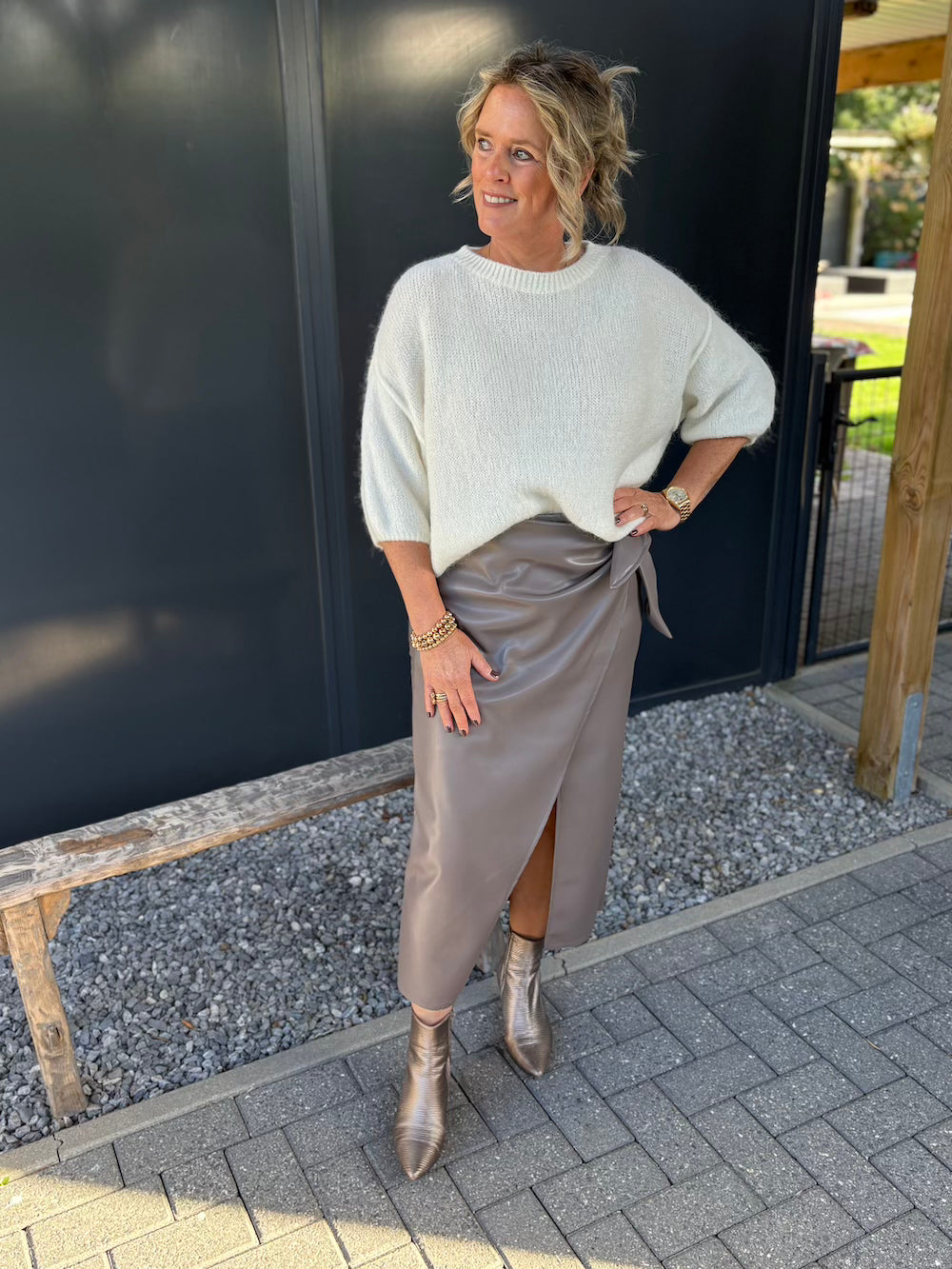 Rok vegan leather met strik taupe
