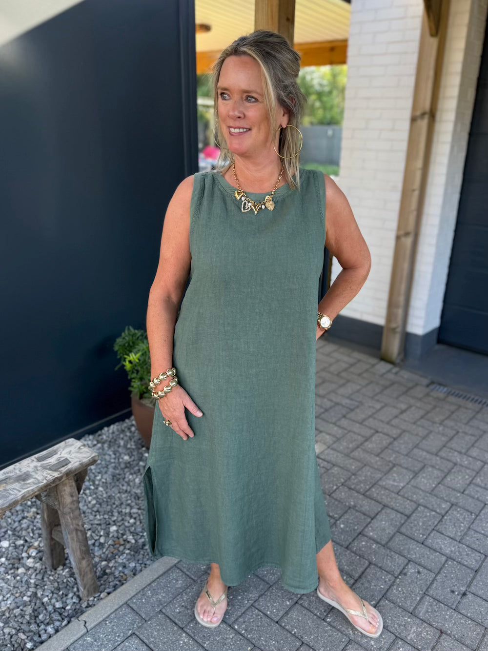 mididress met split linnen mouwloos khaki