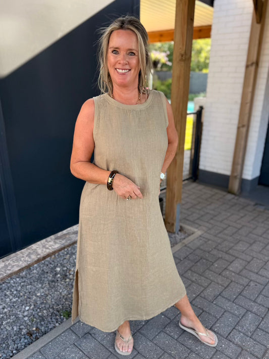 mididress met split linnen mouwloos beige