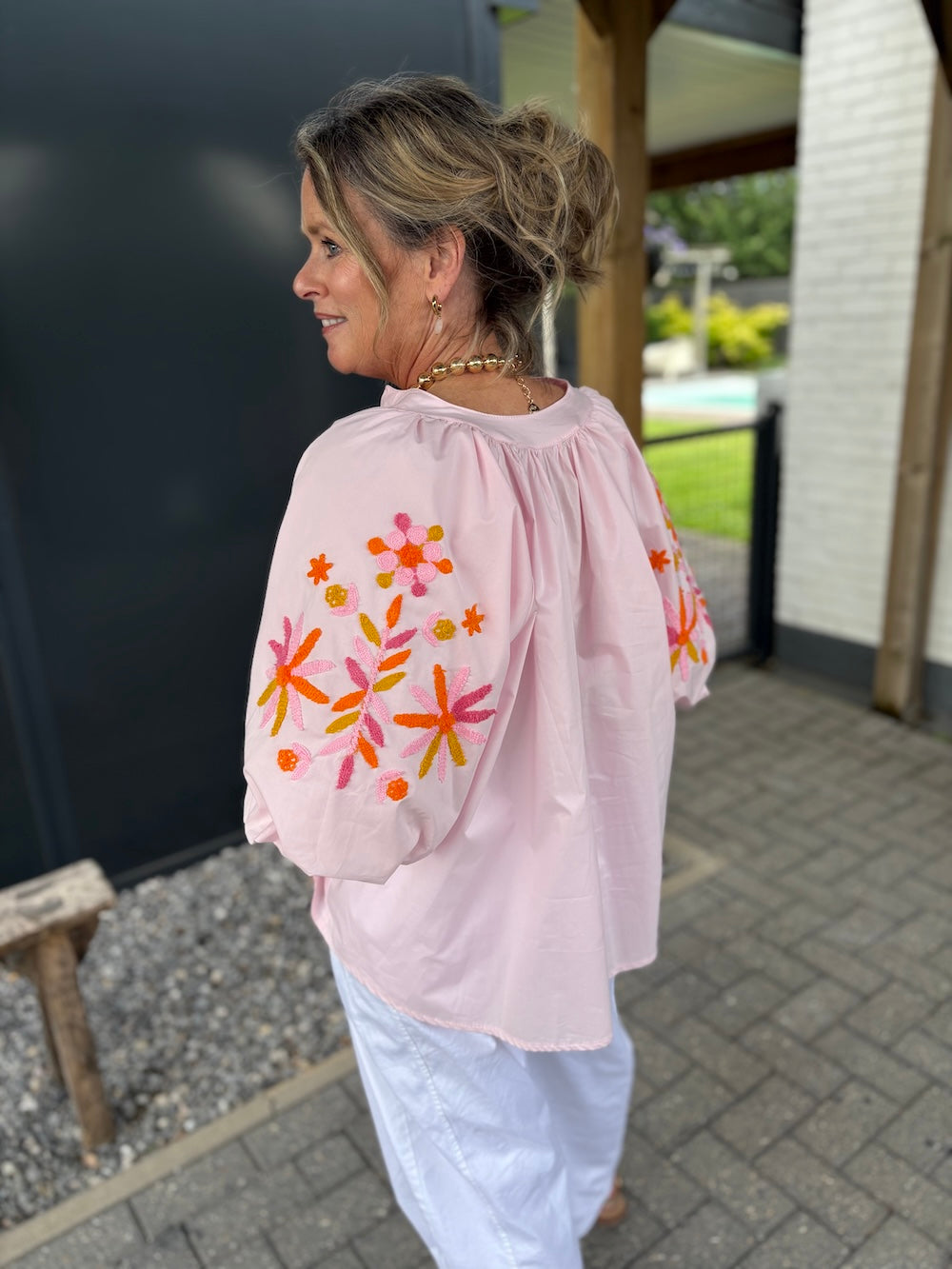 katoenen blouse pofmouw met bloemen roze