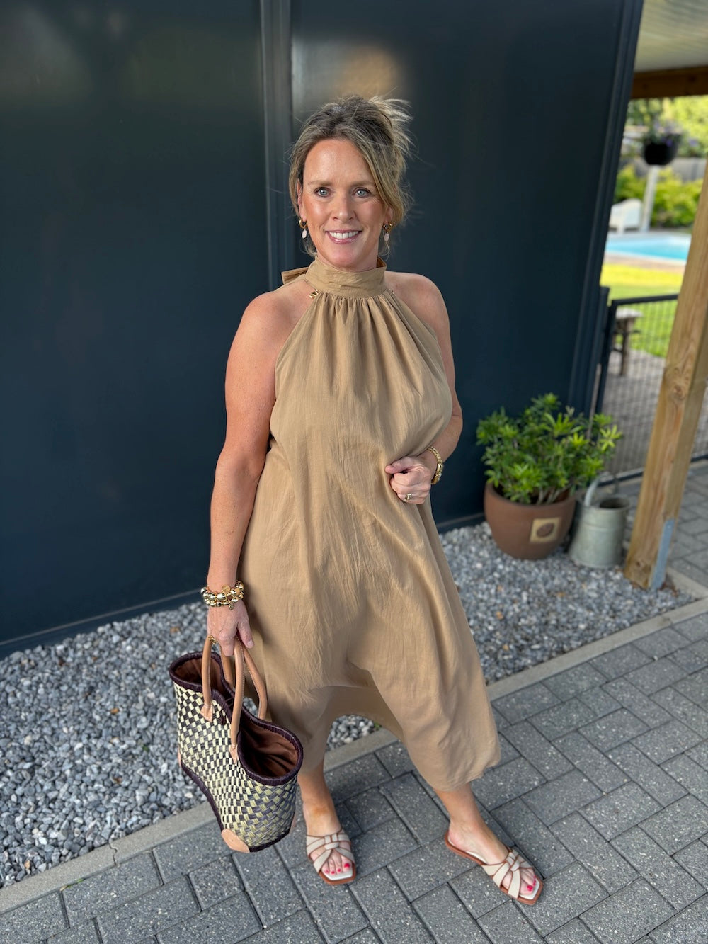 Katoenen jurk met striklint camel