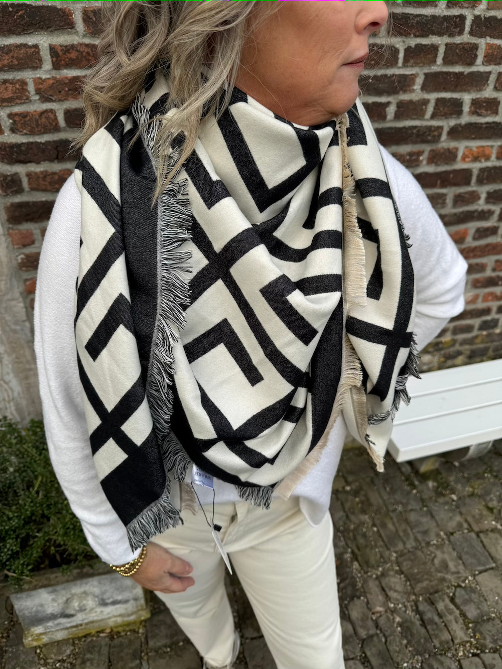 Sjaal designer print wit zwart