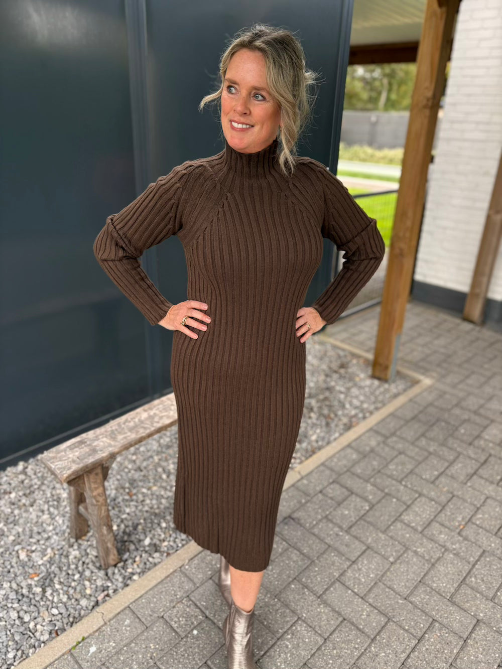 midi dress ribbel chocolade