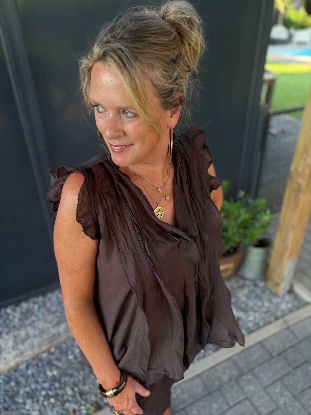 blouse met ruches oversized bruin