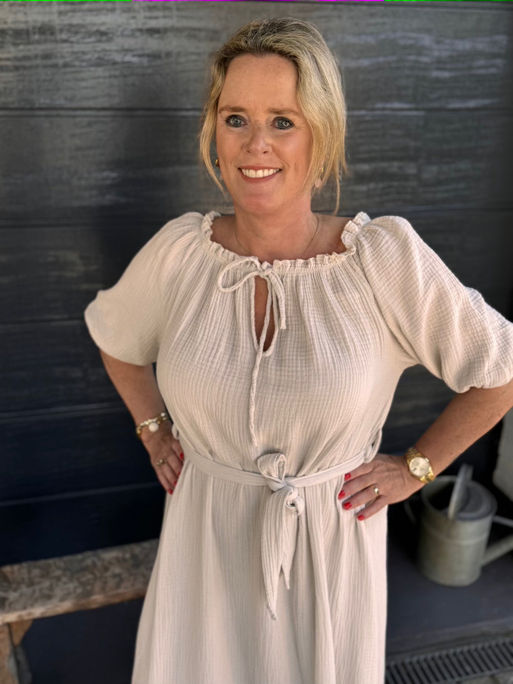 Jurk tetra met tailleband roomwit