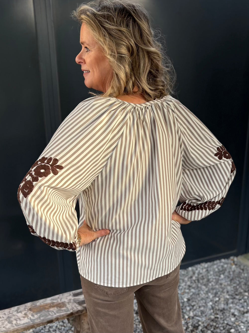 Blouse streep met bloemen mouw bruin