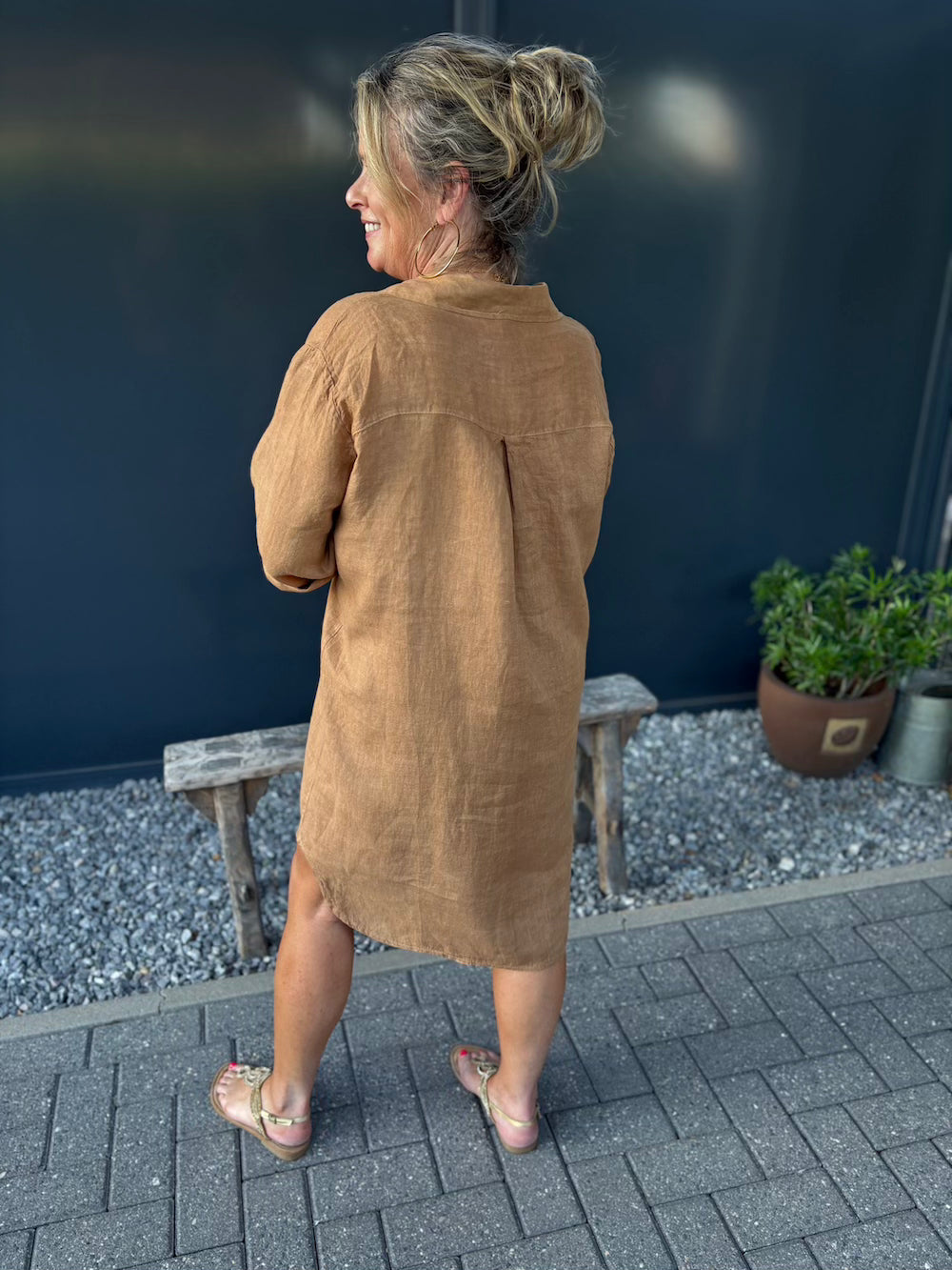 Linnen doorknoop jurk camel