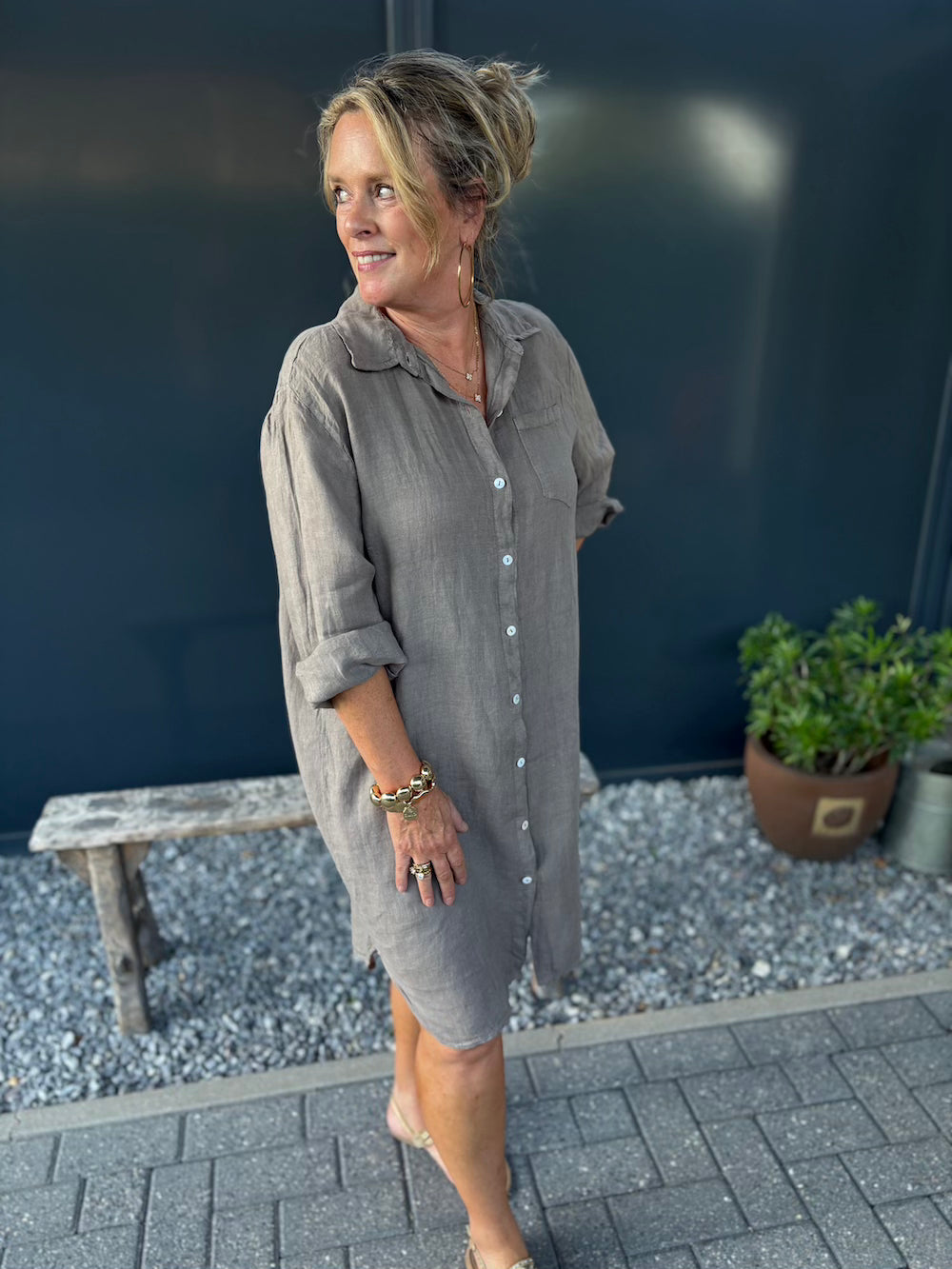 Linnen doorknoop jurk taupe