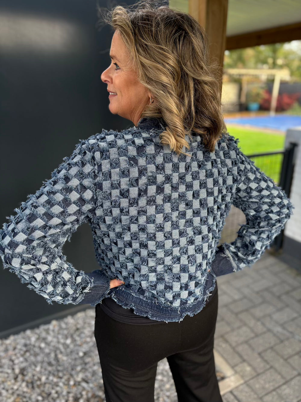 Jeans jasje met strass knoopjes