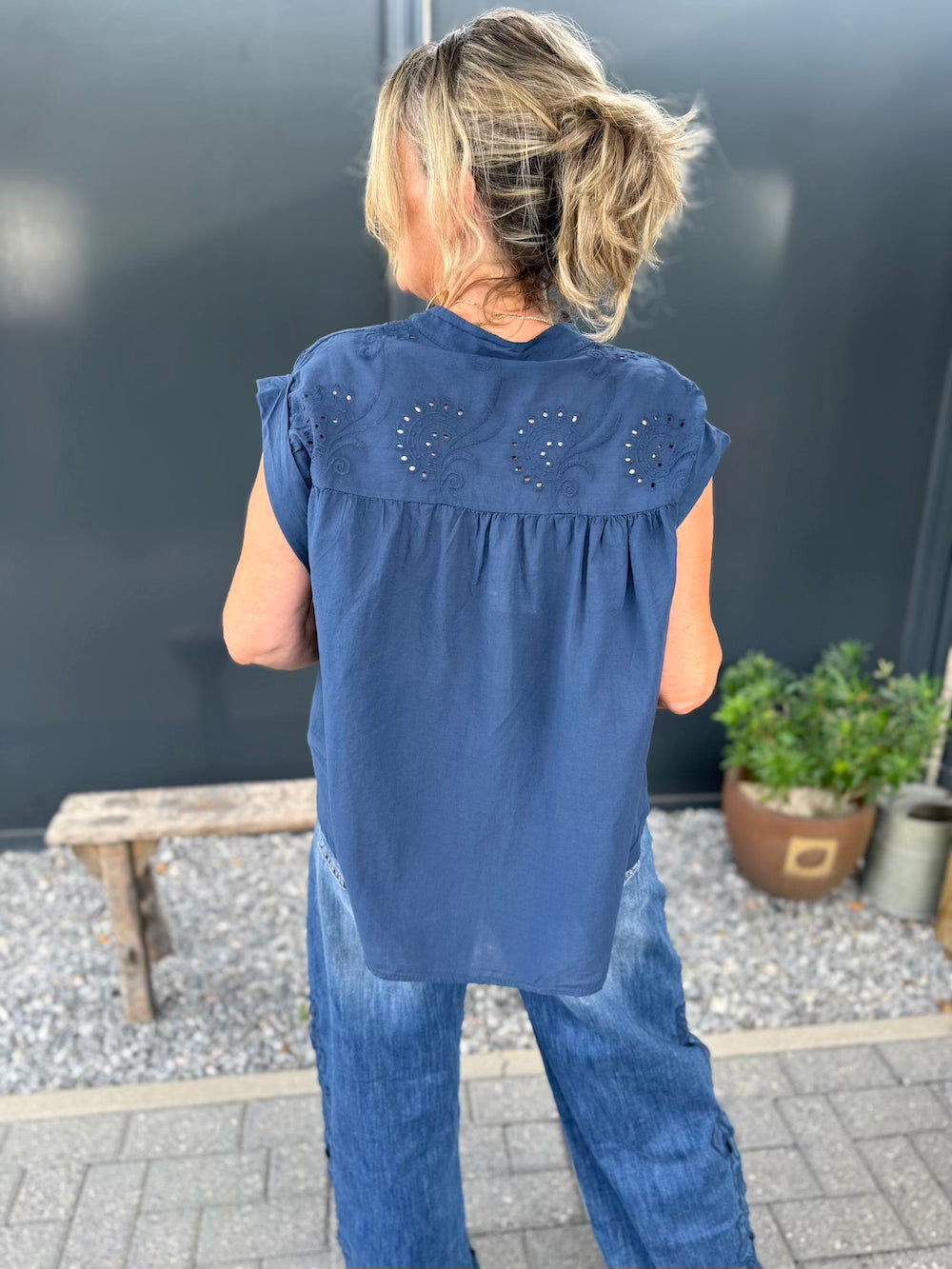 mouwloos bloesje katoen marine blauw