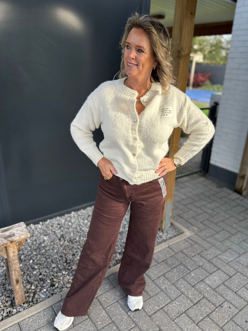 Jeans bruin met schuine sluiting