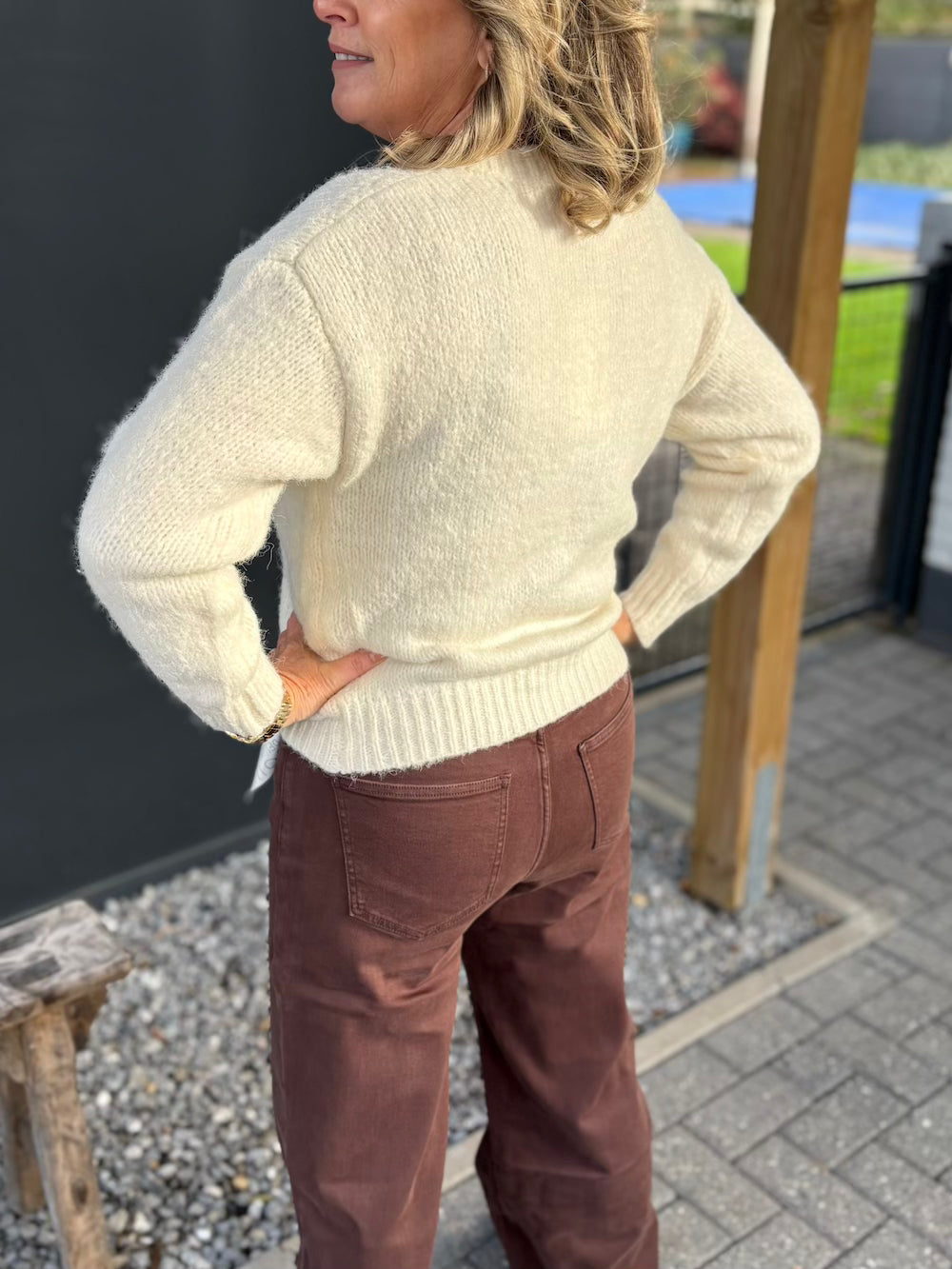 Vestje creme "life isn't perfect but your outfit can be"