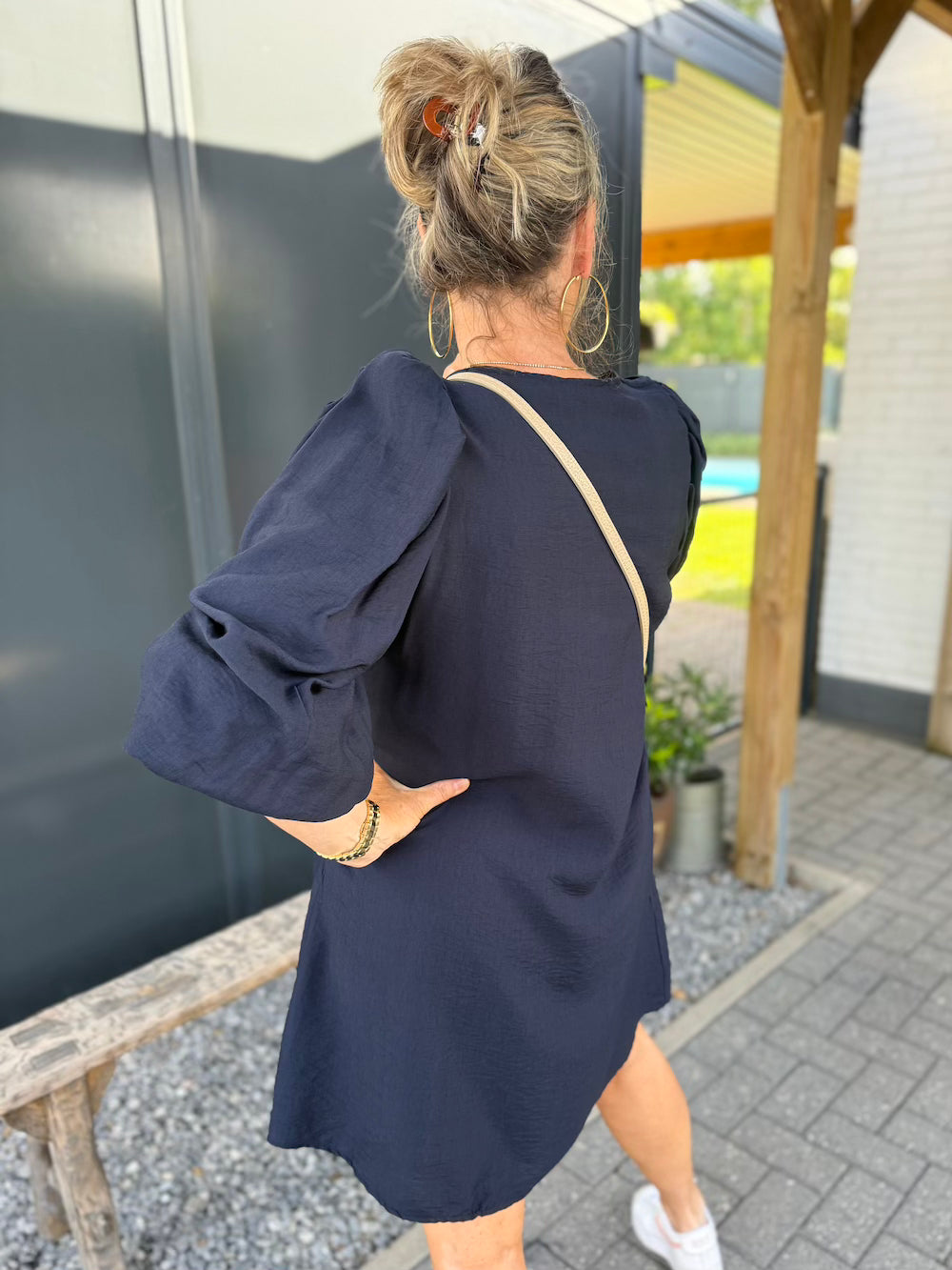 Jurkje met lint en pofmouw