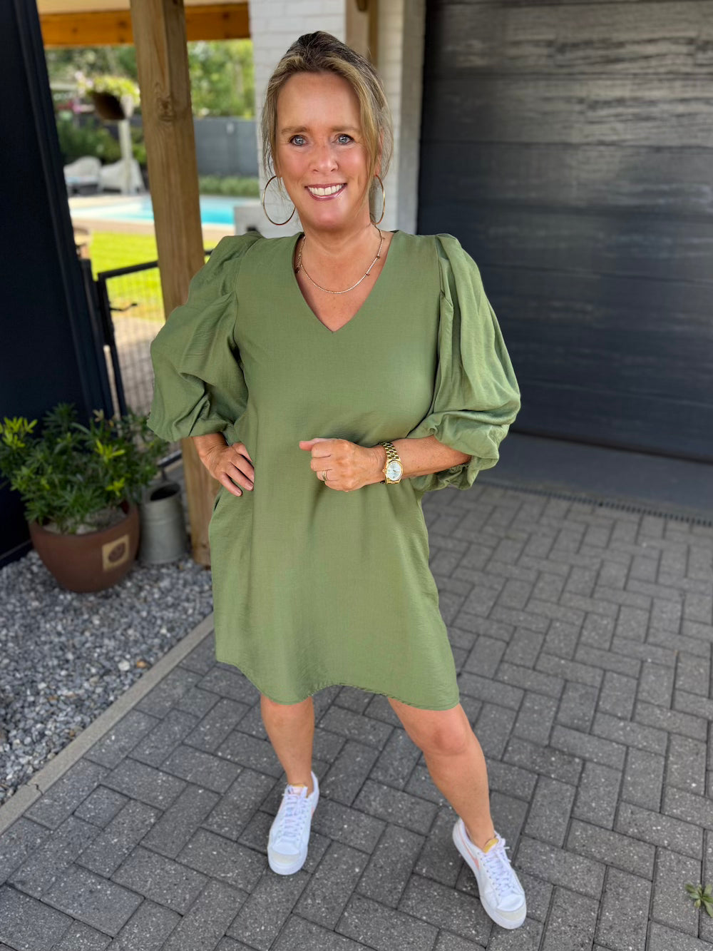 Jurkje met lint en pofmouw