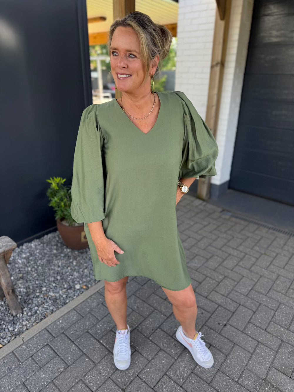 Jurkje met lint en pofmouw