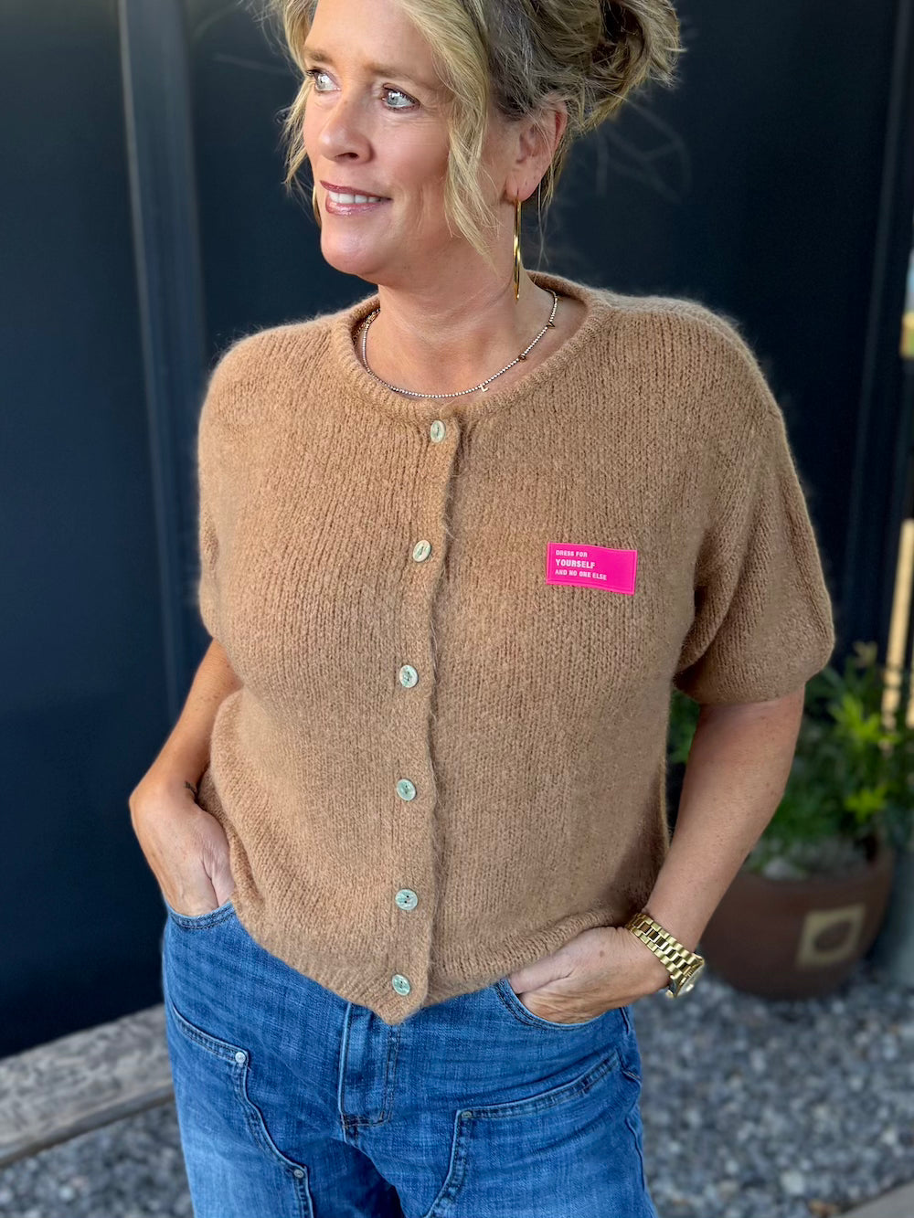vestje mohair met applicatie en korte mouw camel
