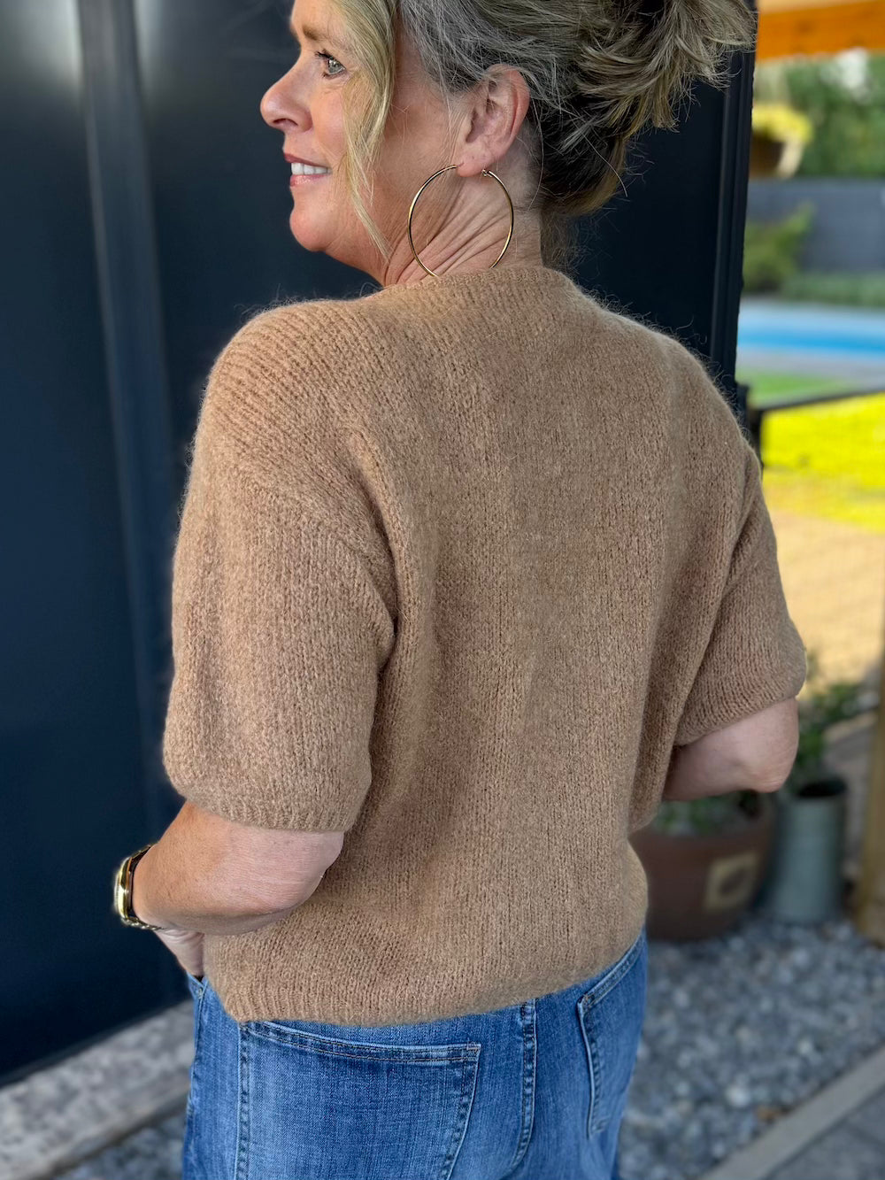 vestje mohair met applicatie en korte mouw camel