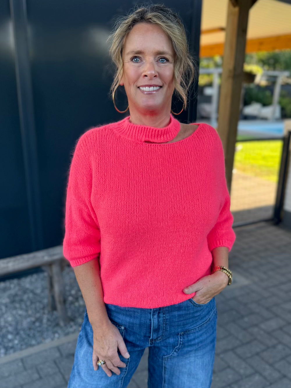 mohair truitje met cut out koraal neon