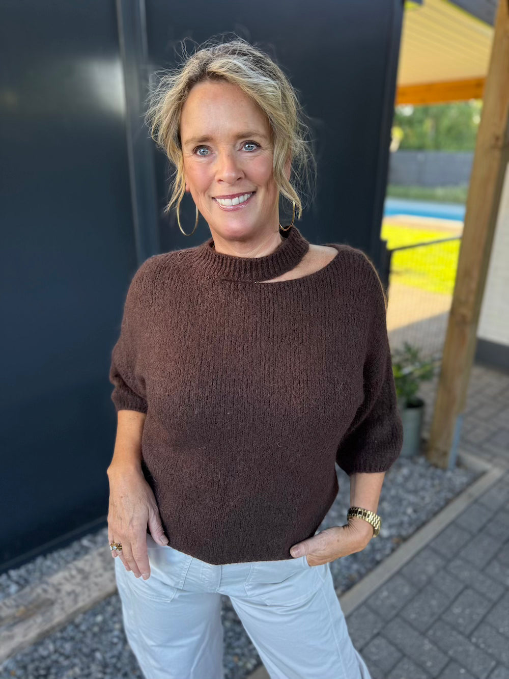 mohair truitje met cut out bruin