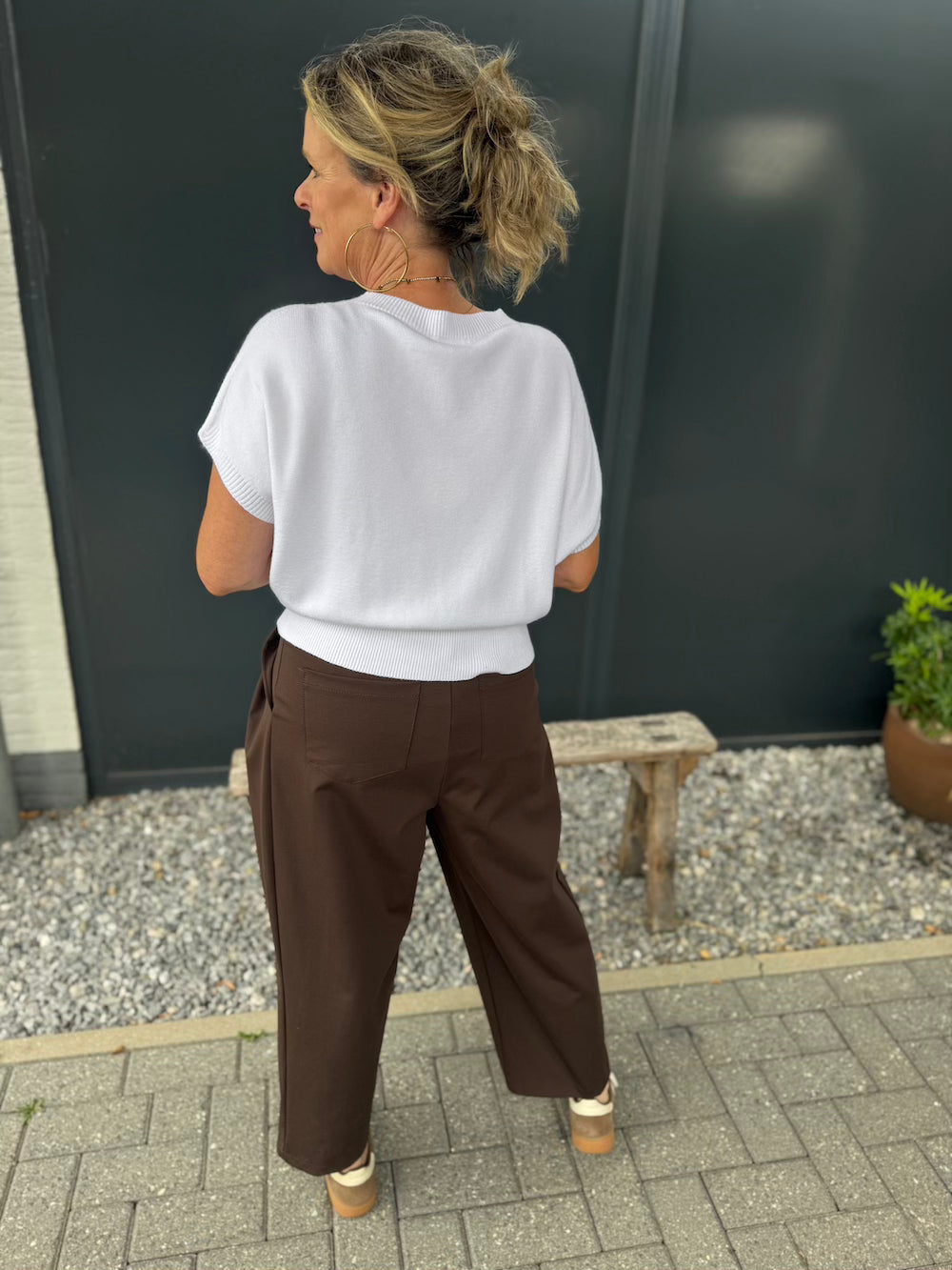 pantalon met schuine plooi bruin