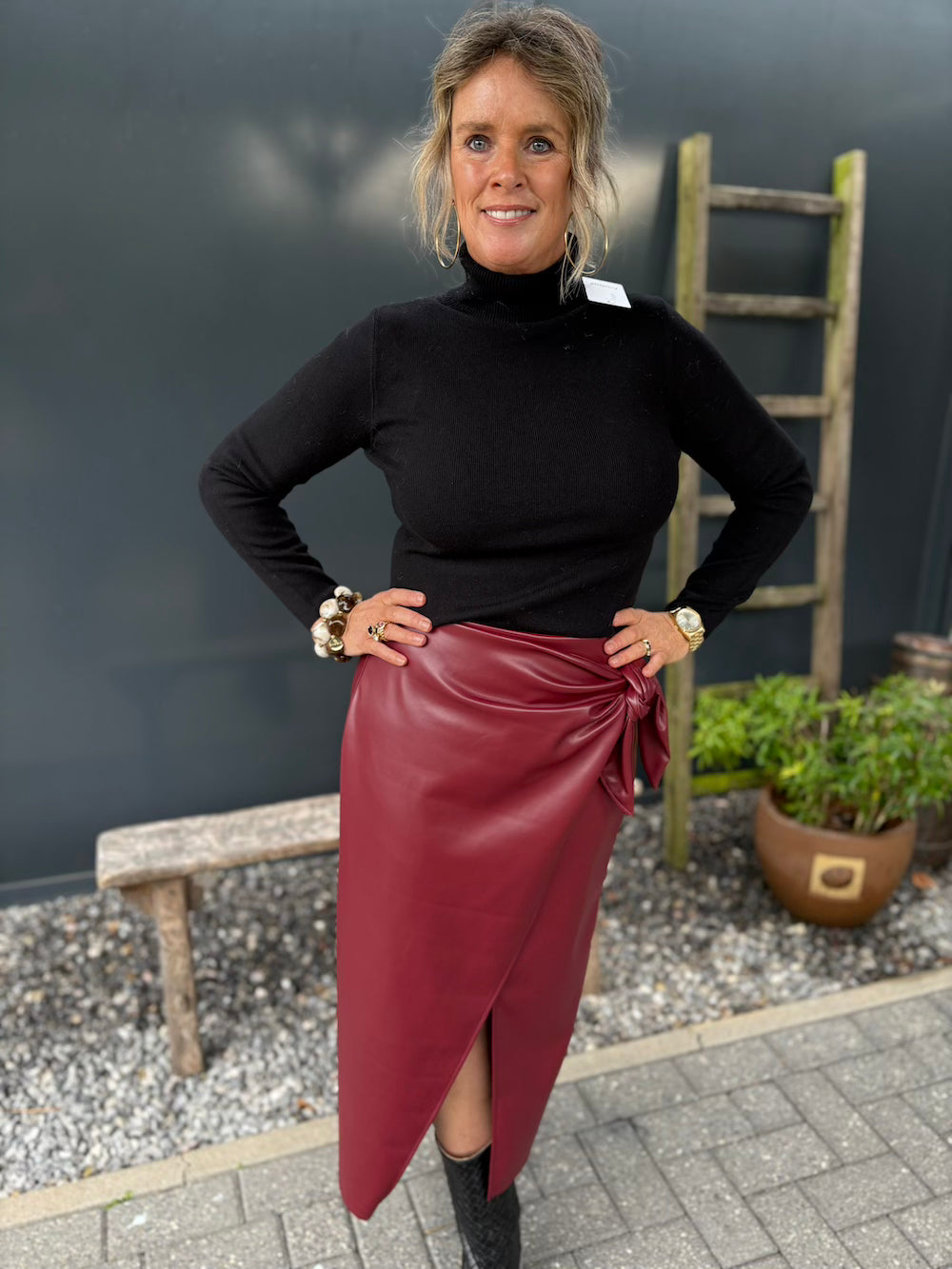 Rok vegan leather met strik bordeaux