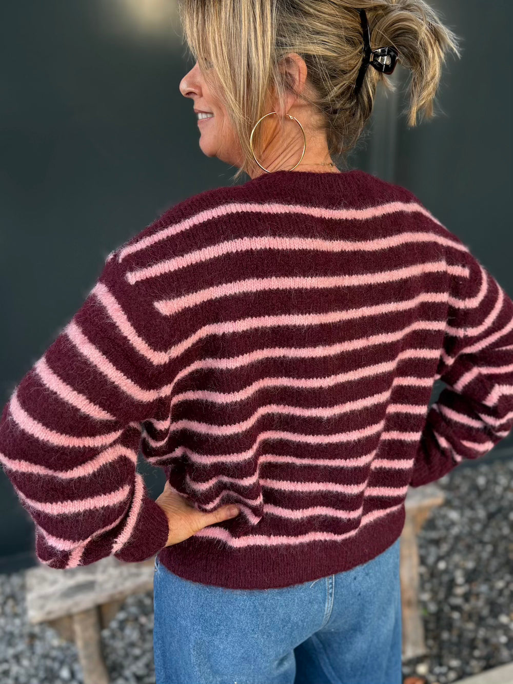 Gebreide trui gestreept bordeaux roze