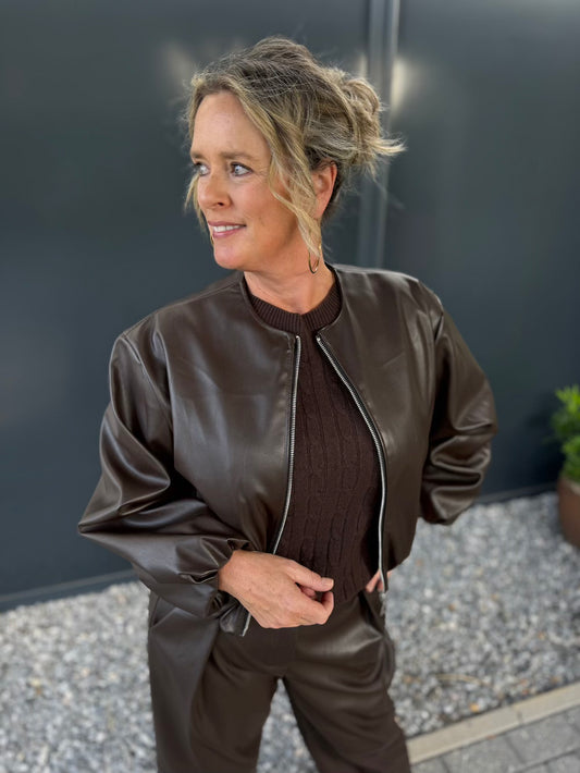 bomber vegan leather bruin