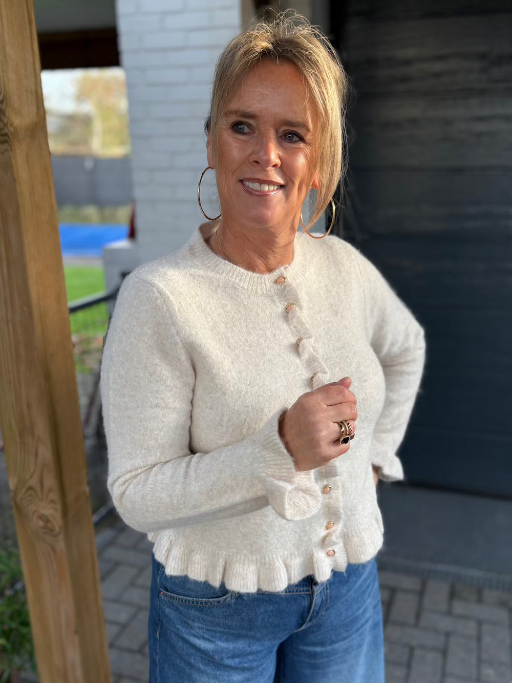 vestje creme met ruches