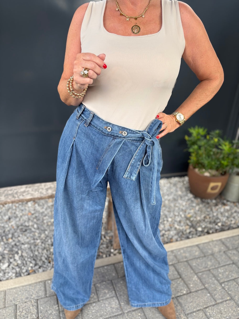jeans met striklint en schuine sluiting 