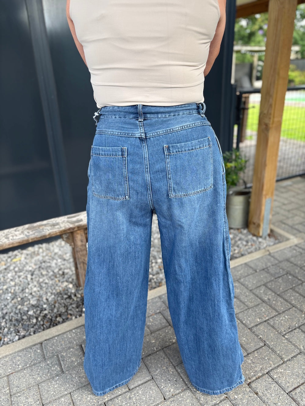 jeans met striklint en schuine sluiting 