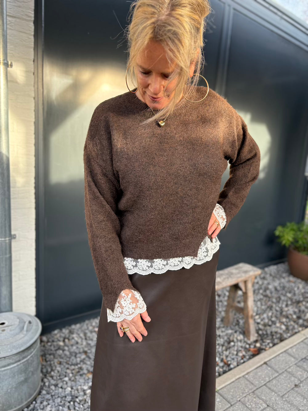 Trui met kanten details