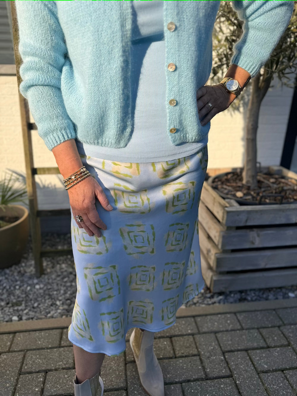 Rok viscose met print lichtblauw