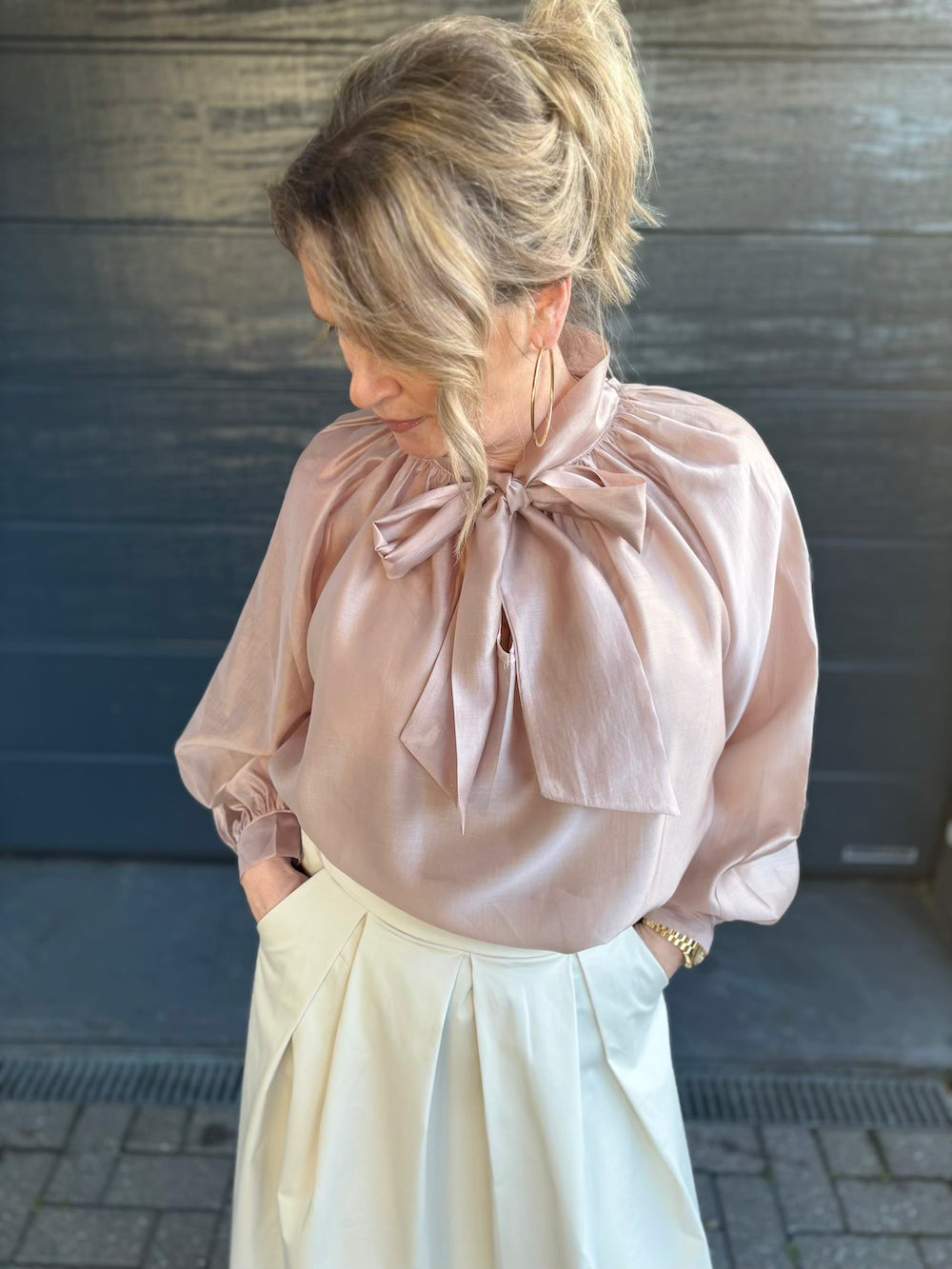 Blouse met strik taupe