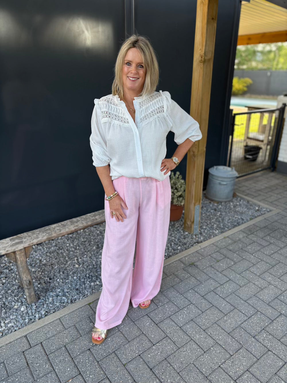 Broek zachtroze met plooien
