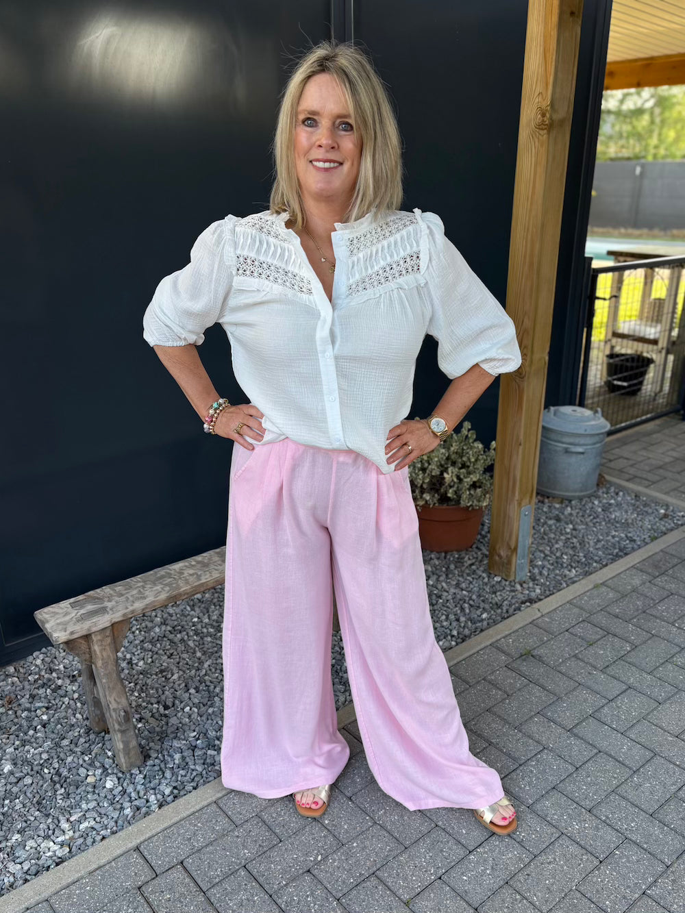 Broek zachtroze met plooien