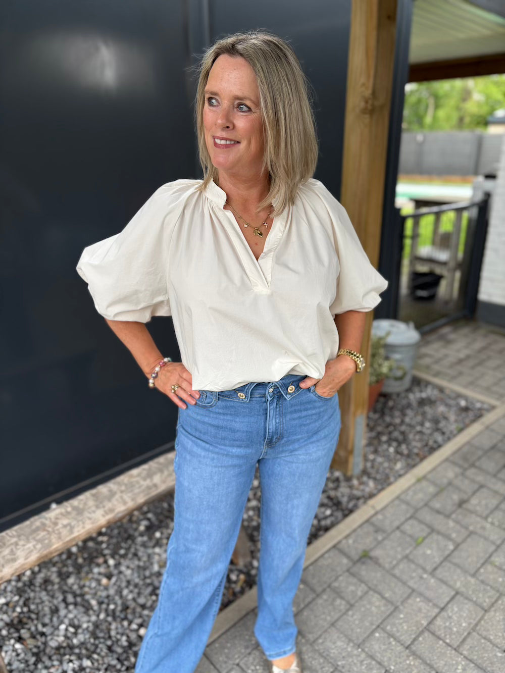 Blouse met korte pofmouw creme