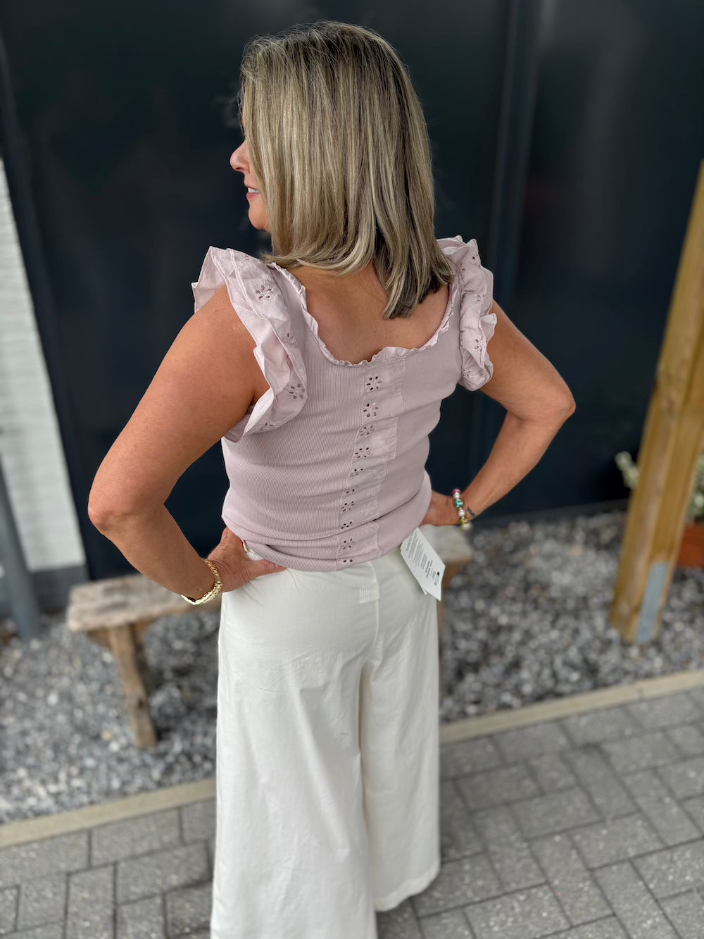 Topje oudroze met broderie