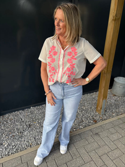 blouse wit met neon roze bloemen