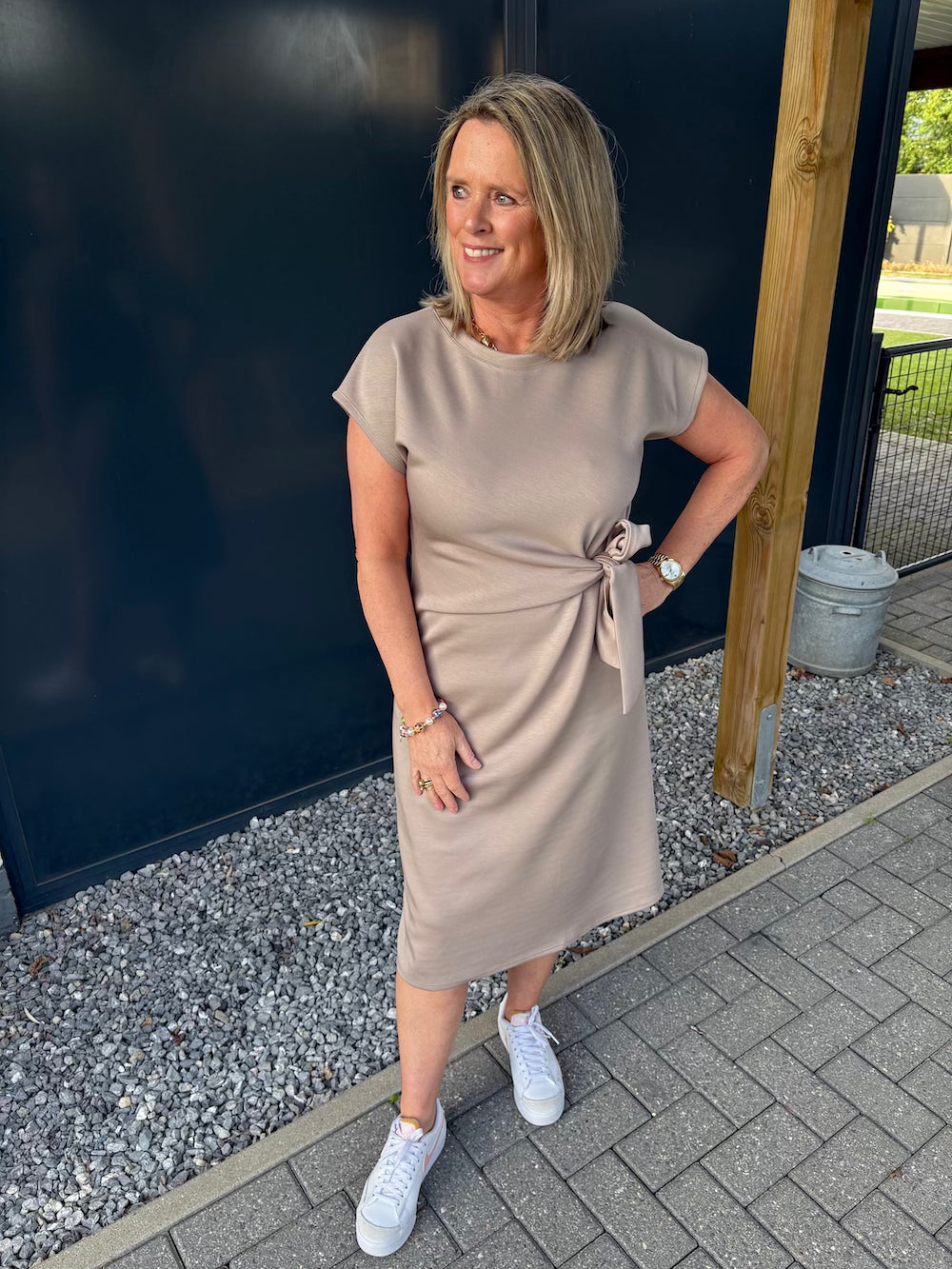 Sweaterjurk met striklint taupe
