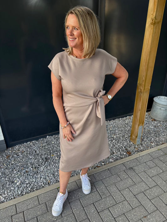 sweaterjurk met striklint taupe