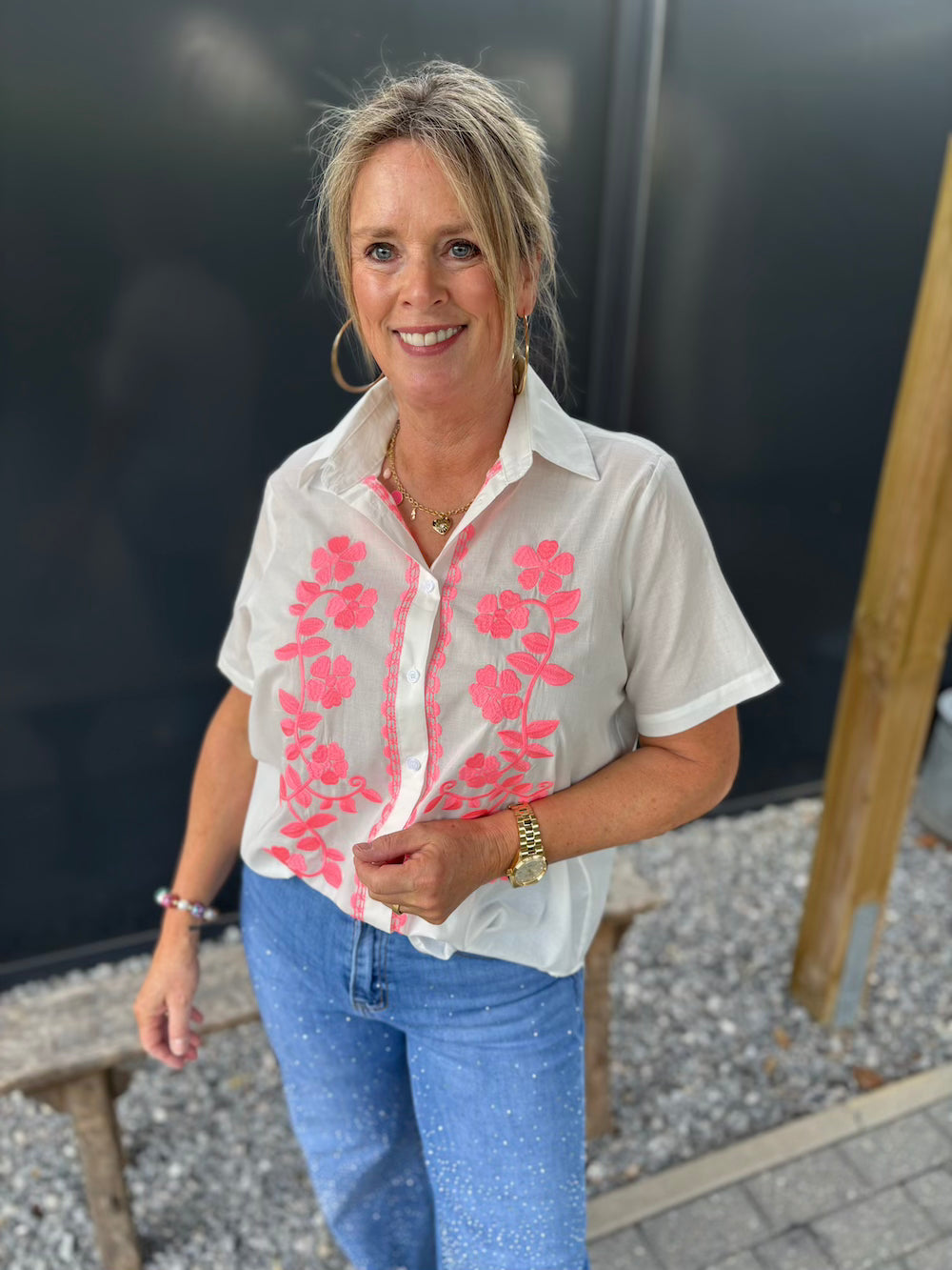 blouse wit met neon bloem