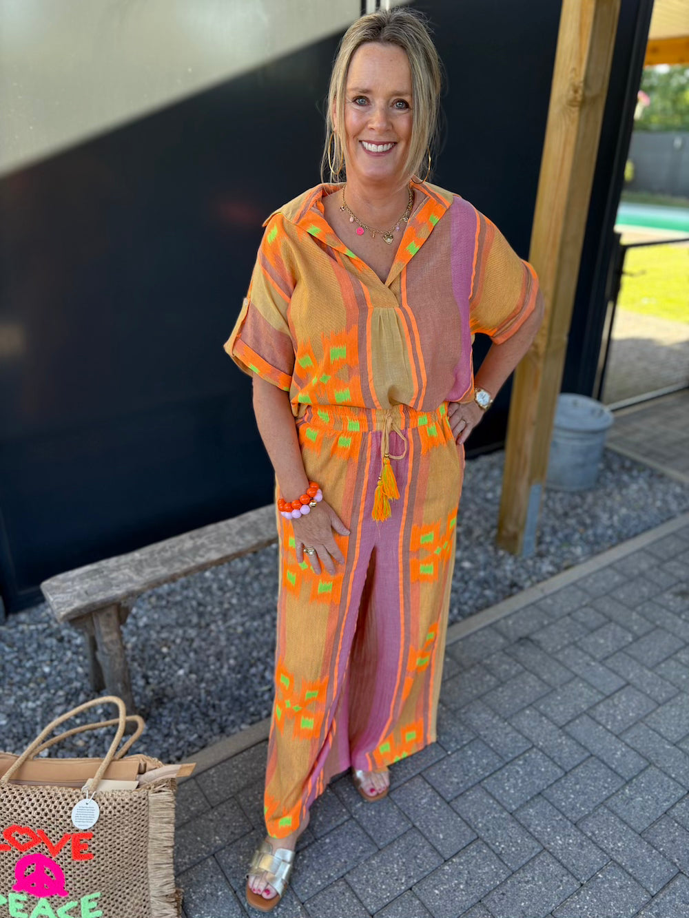 Set terracotta met neon oranje