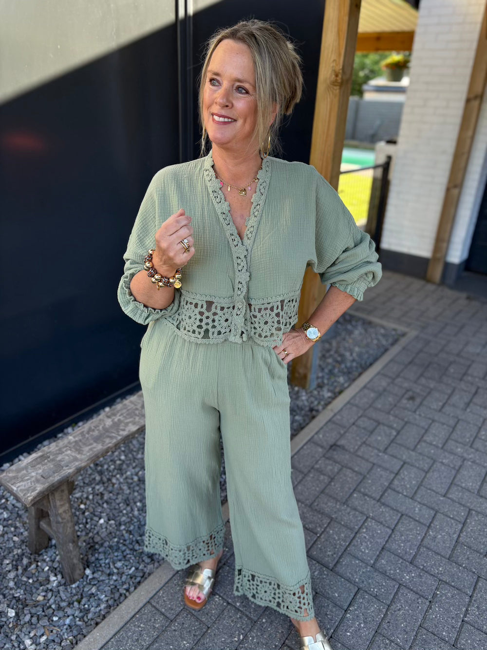 Set broek en vestje tetra met gehaakte details khaki