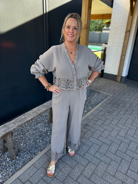 set tetra katoen met gehaakte details taupe