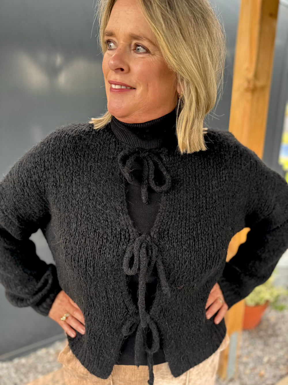Vest met striklintjes zwart