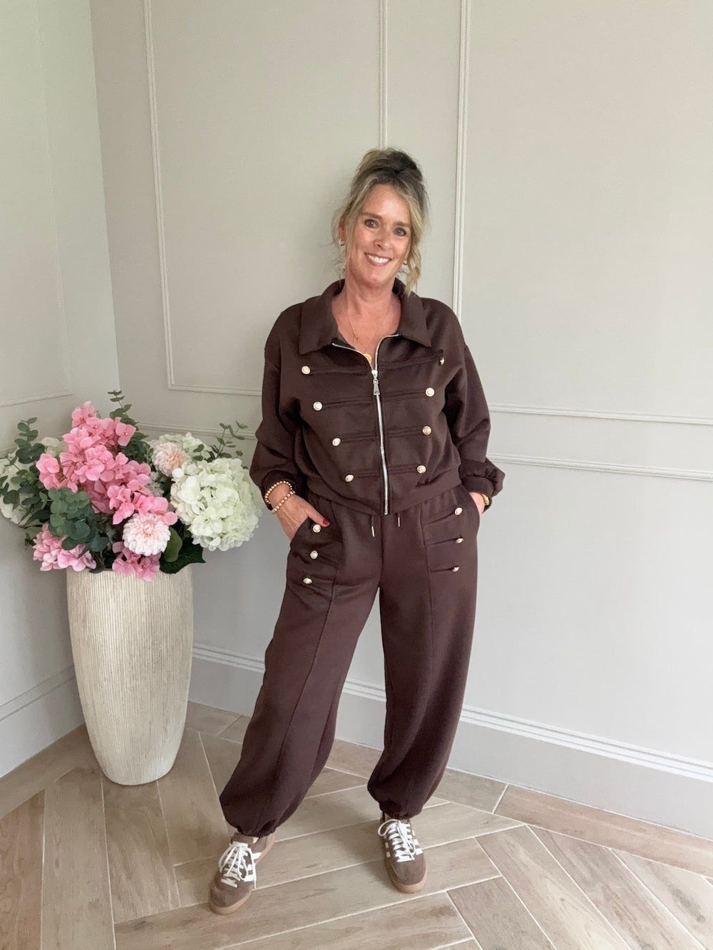 luxe comfyset mett knopen bruin
