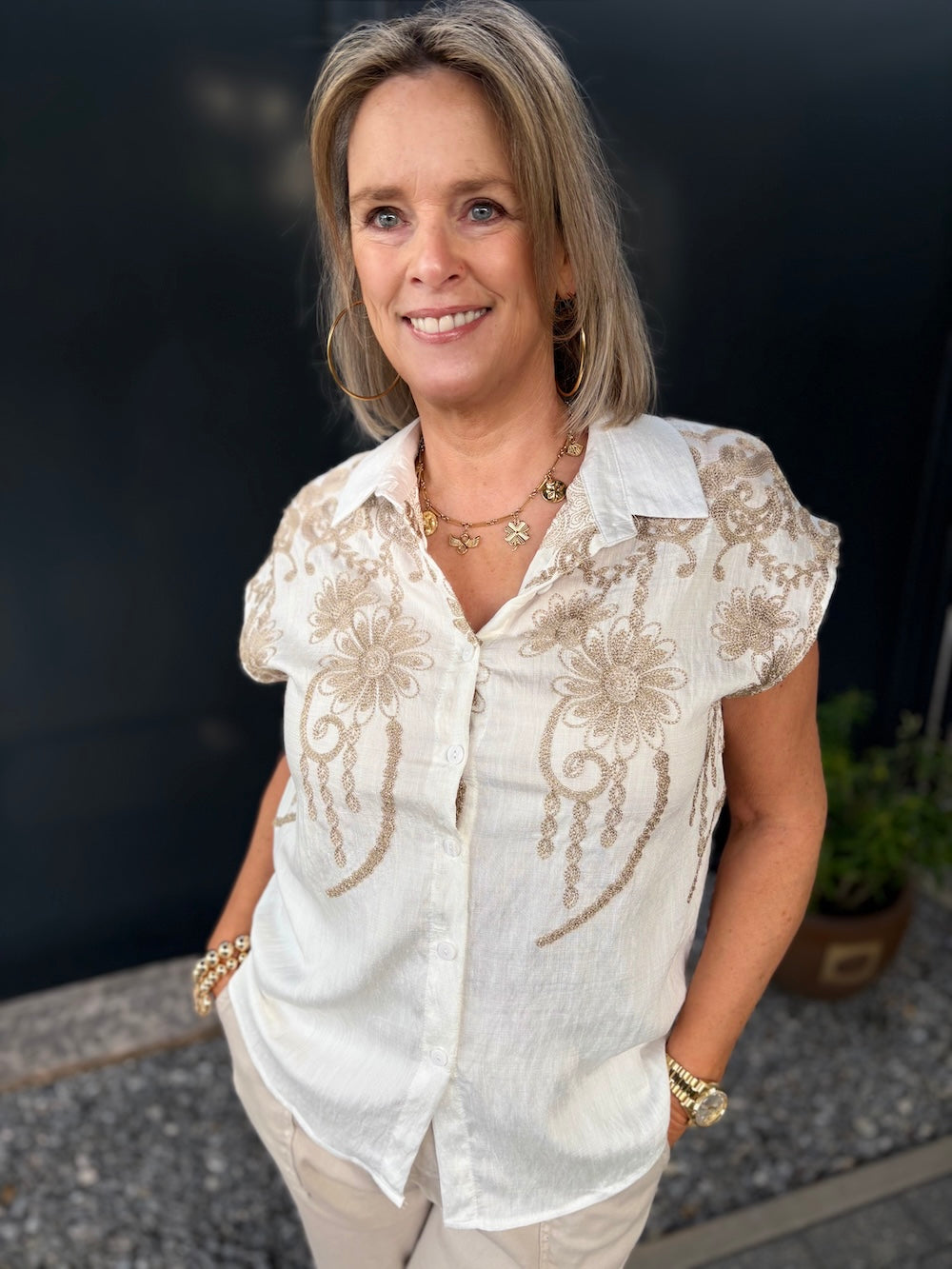 Blouse mouwloos gouden borduursels